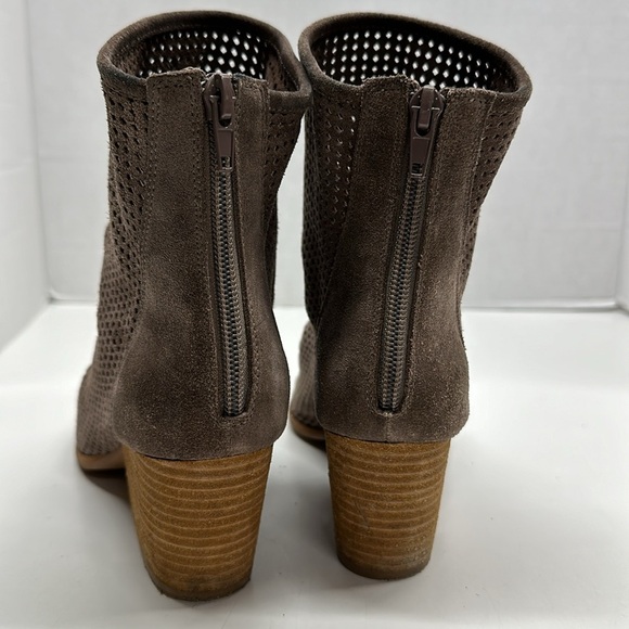 Jeffrey Campbell Jenelle Boots Heeled Ankle Booties Laser Cut Suede Tan Size 9.5 - Picture 4 of 12